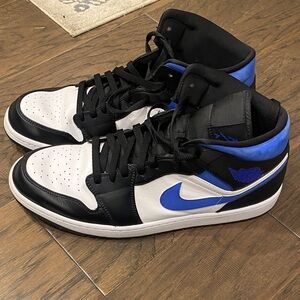 Nike Men's Black, White, and Royal Blue Sneakers